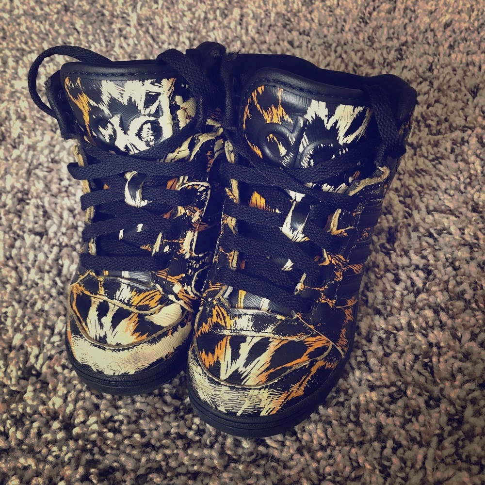 Kids sneakers
